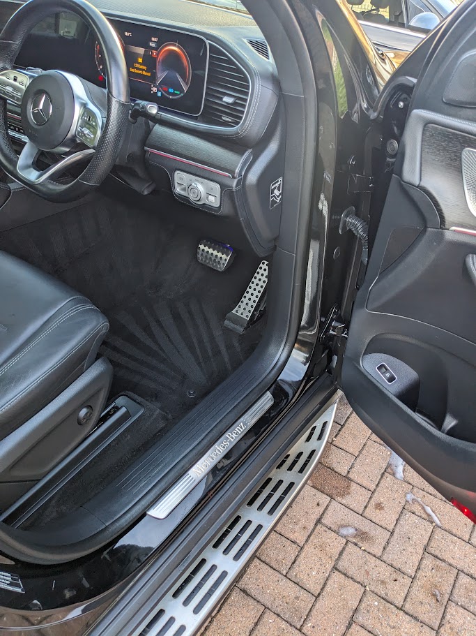 Clean Mercedes GLE interior